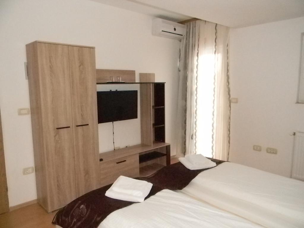Family Pension Arad Exterior foto